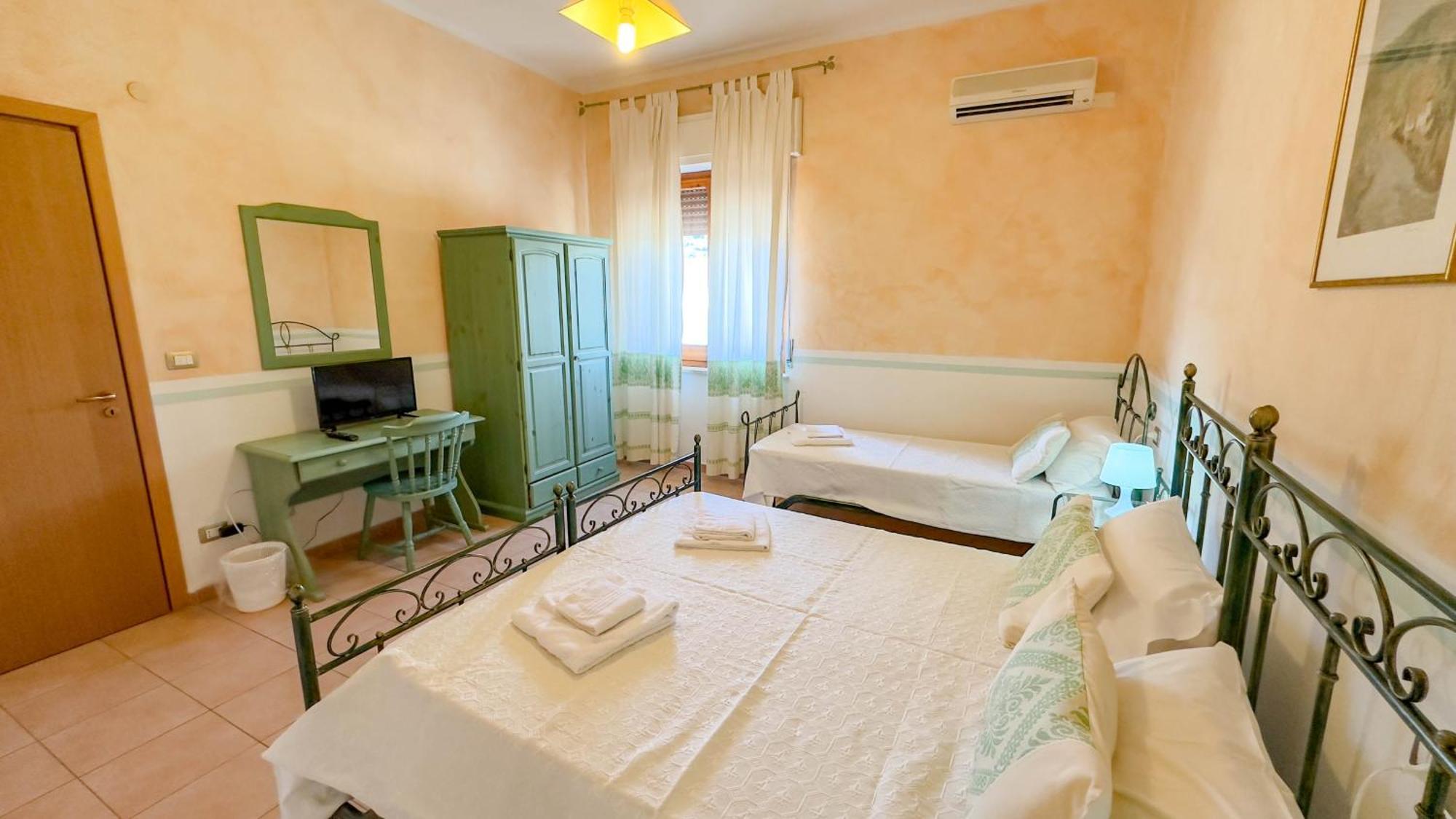 Su Recreu 'E Mare Hotel Bosa Marina Bagian luar foto