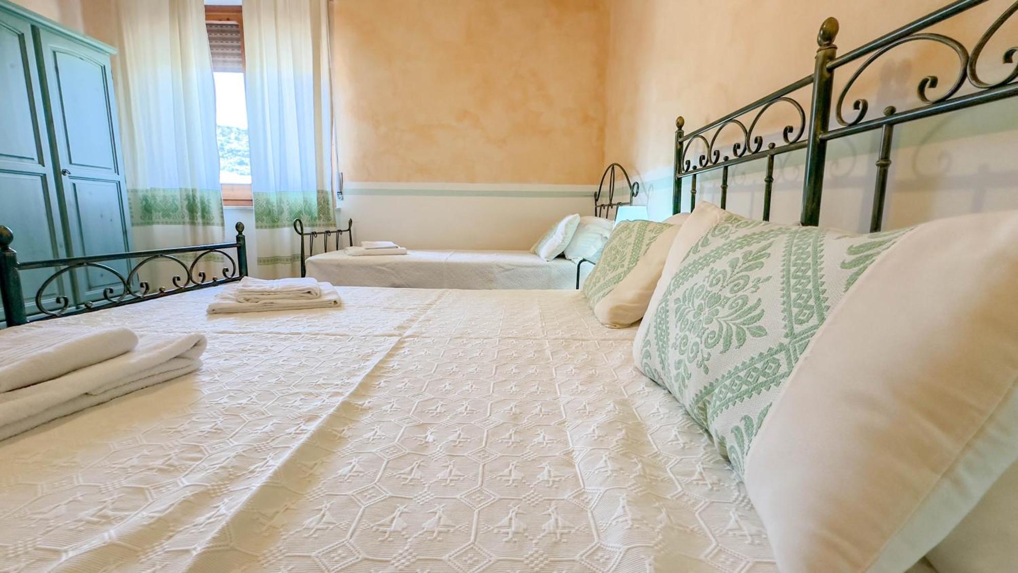 Su Recreu 'E Mare Hotel Bosa Marina Bagian luar foto