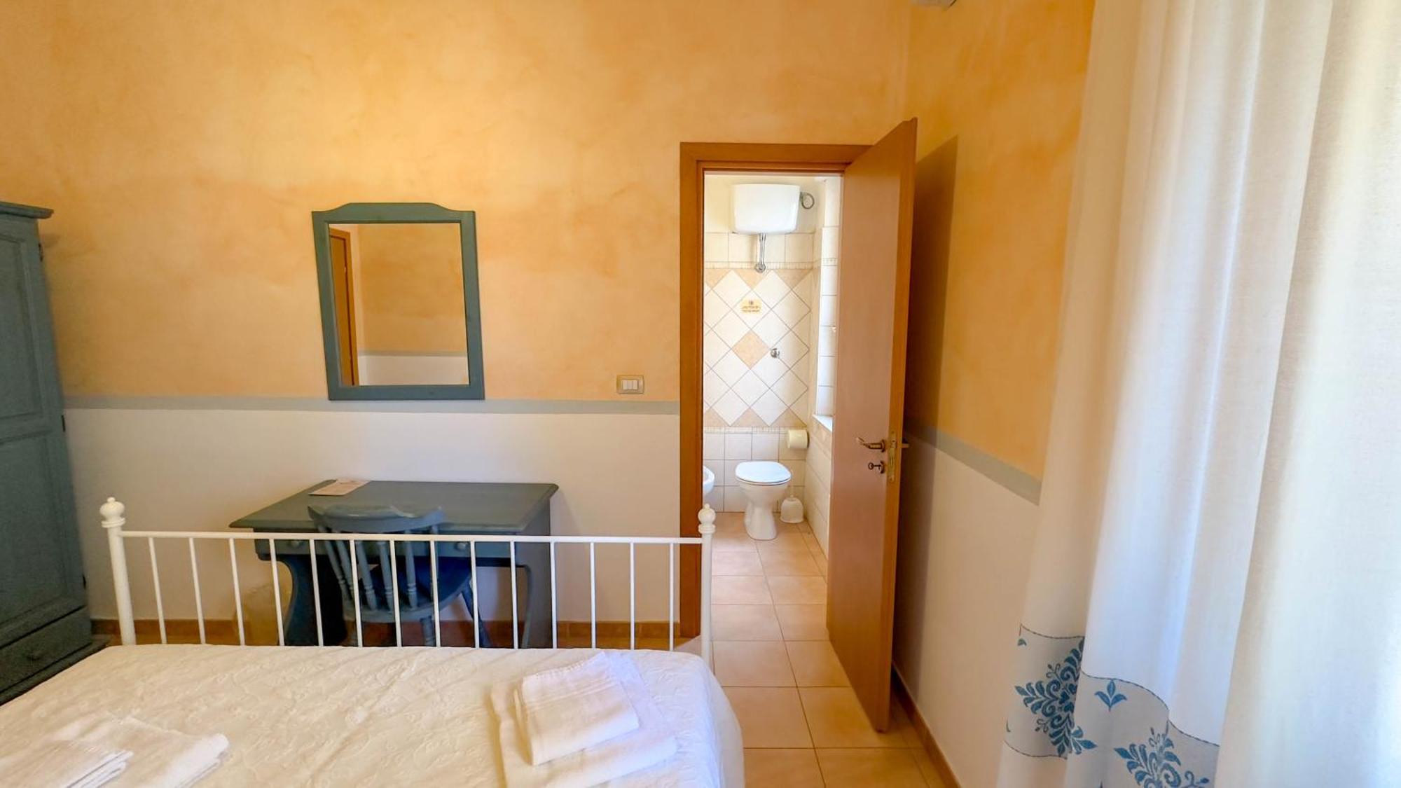 Su Recreu 'E Mare Hotel Bosa Marina Bagian luar foto